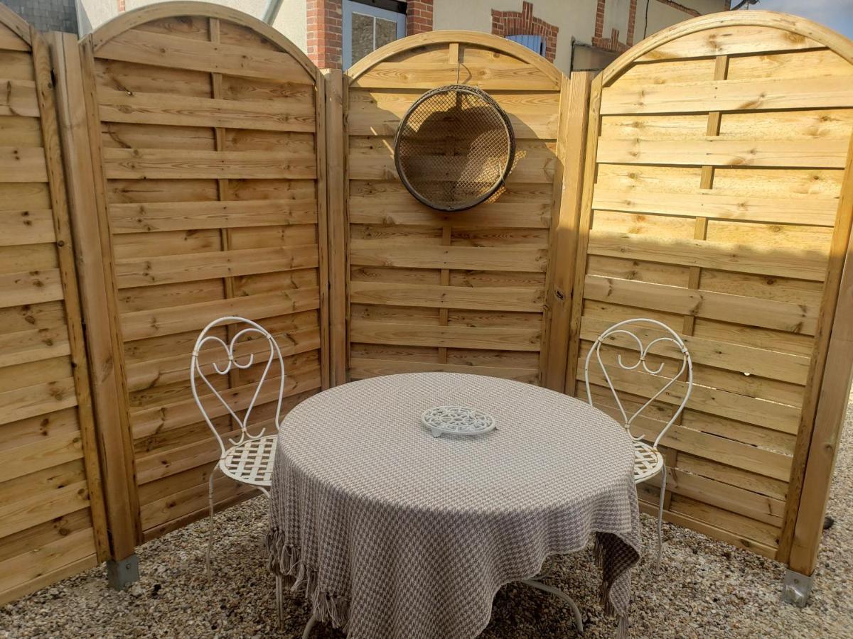 Chez Didier Et Vero Houville-la-Branche Exterior photo